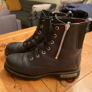 Red Wing women’s 9.5 Moto boots - like new